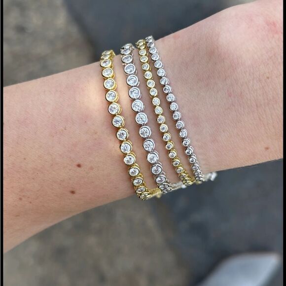 Bezel tennis bracelet A1182 - Picture 3 of 9